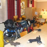 Dans la salle paroissiale